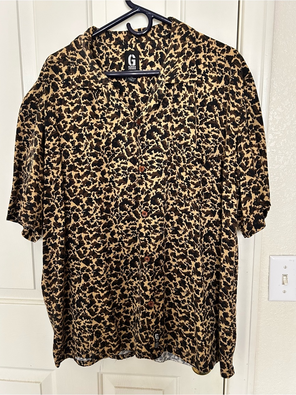 Men’s Guess Leopard Print Top - Black & Tan- XL